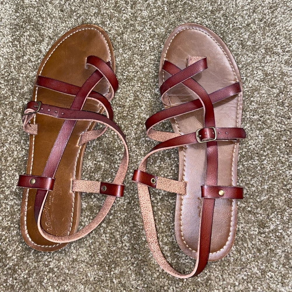 Universal Thread Brown Sandals